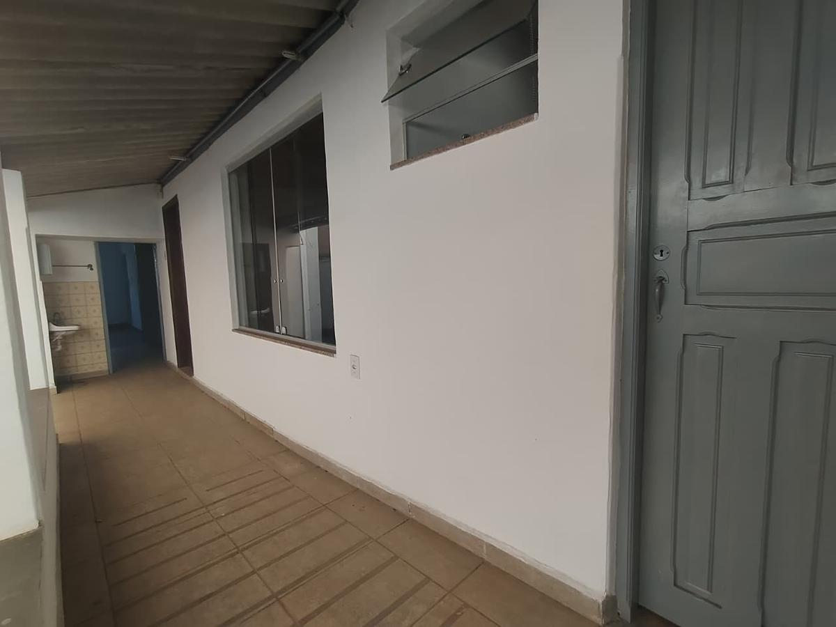 Casa, Centro, 4 Quartos, 0 Vaga