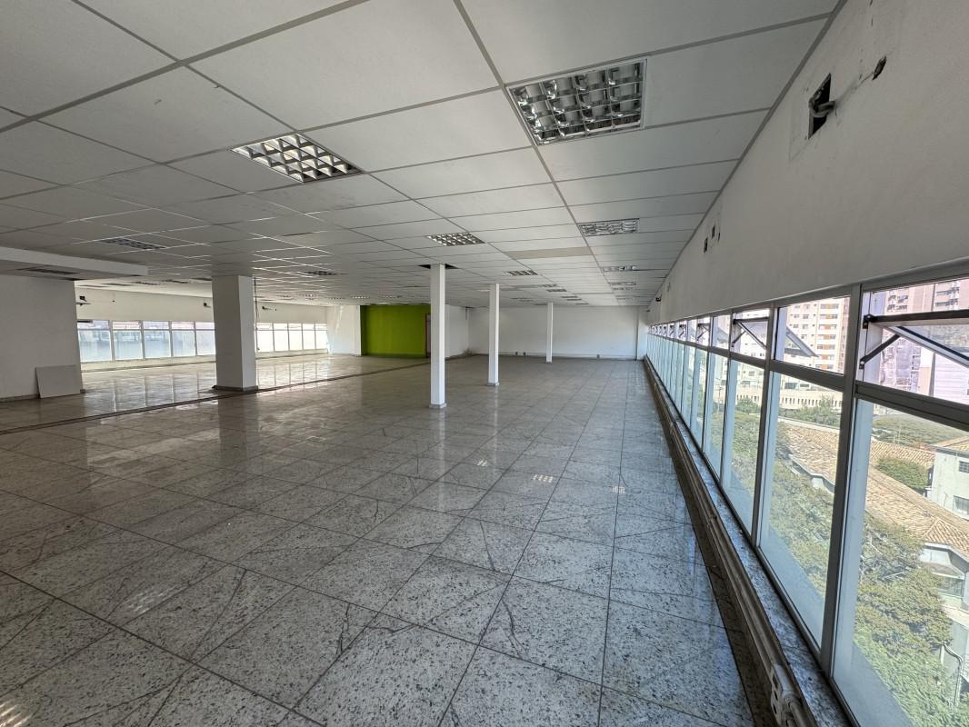 Andar, Centro, 0 Quarto, 10 Vagas