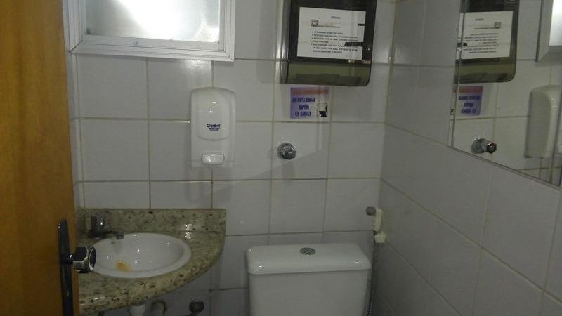 Sala, Barro Preto, 0 Quarto, 2 Vagas