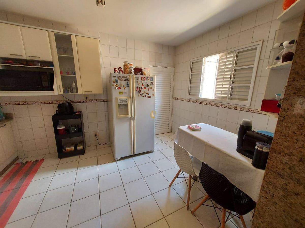 Casa, Álvaro Camargos, 4 Quartos, 2 Vagas, 1 Suíte