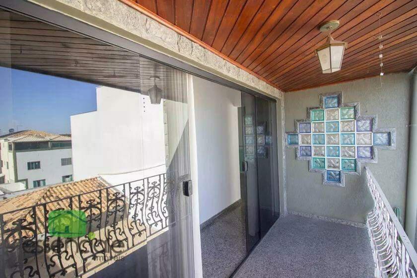 Casa, Europa, 3 Quartos, 6 Vagas, 1 Suíte