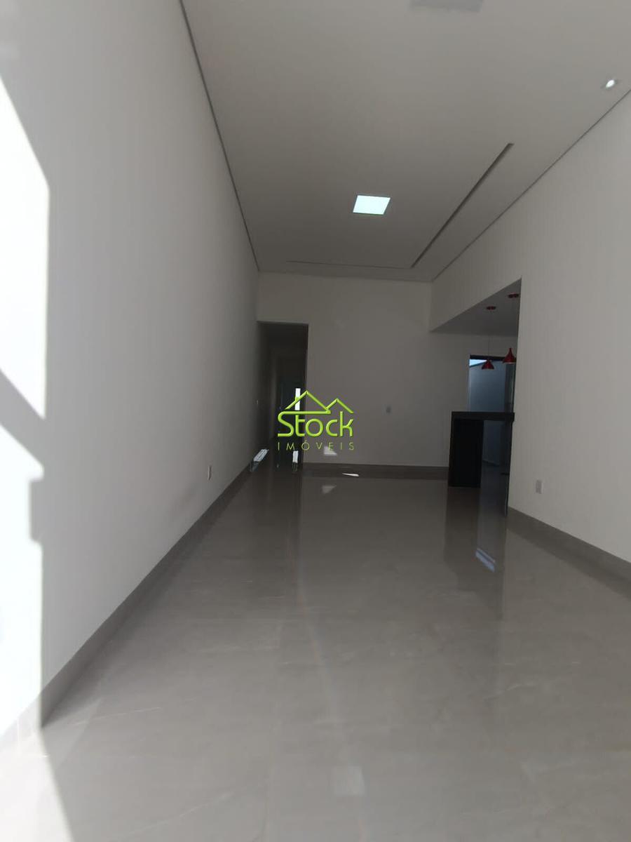 Casa, Jardim Imperial, 3 Quartos, 2 Vagas, 1 Suíte