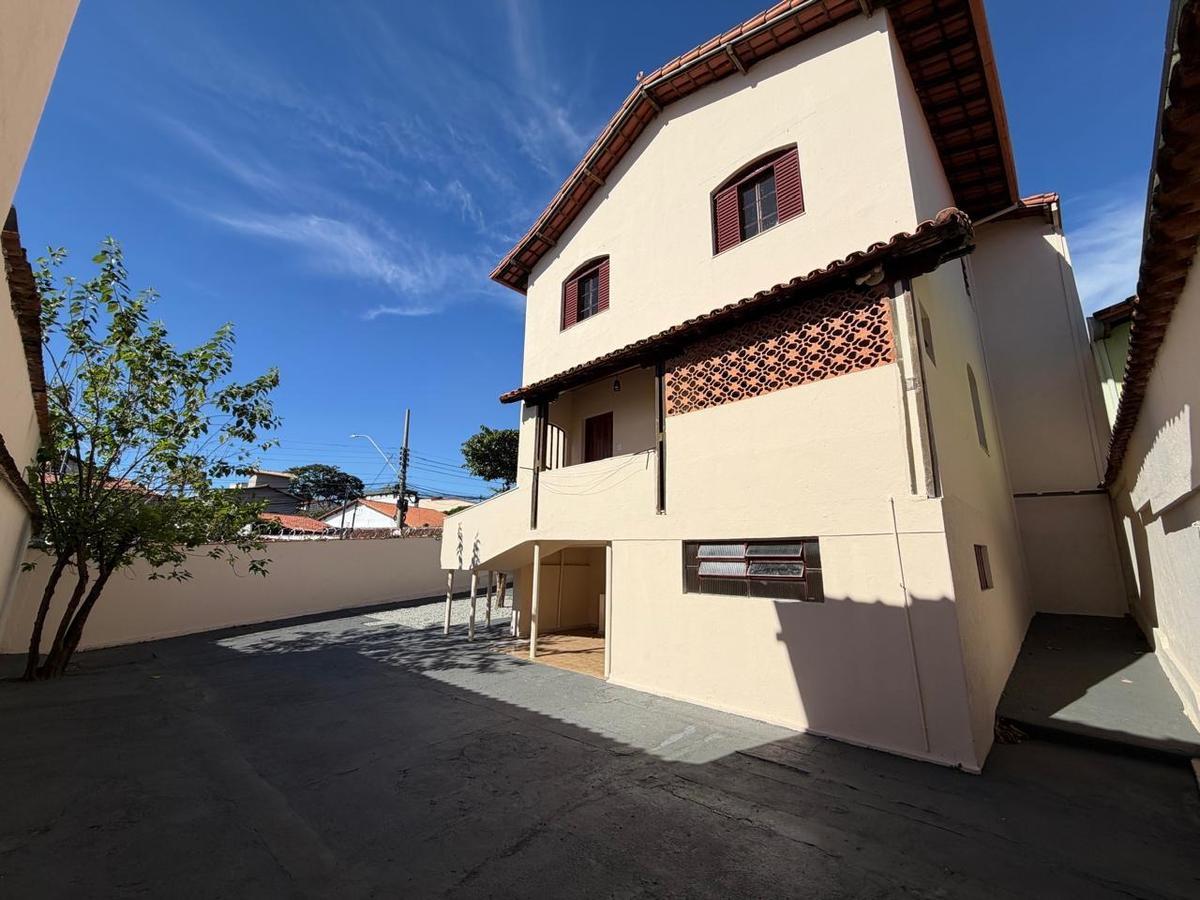 Casa, Alvorada, 4 Quartos, 2 Vagas, 1 Suíte