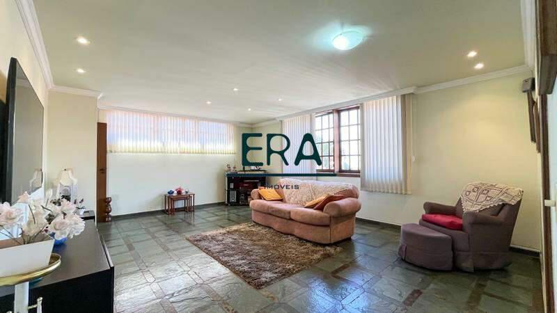 Casa, Luxemburgo, 5 Quartos, 4 Vagas, 2 Suítes