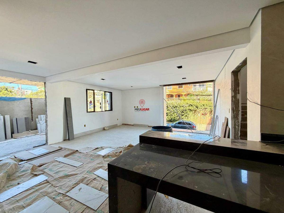 Apartamento, Barreiro, 3 Quartos, 3 Vagas, 1 Suíte