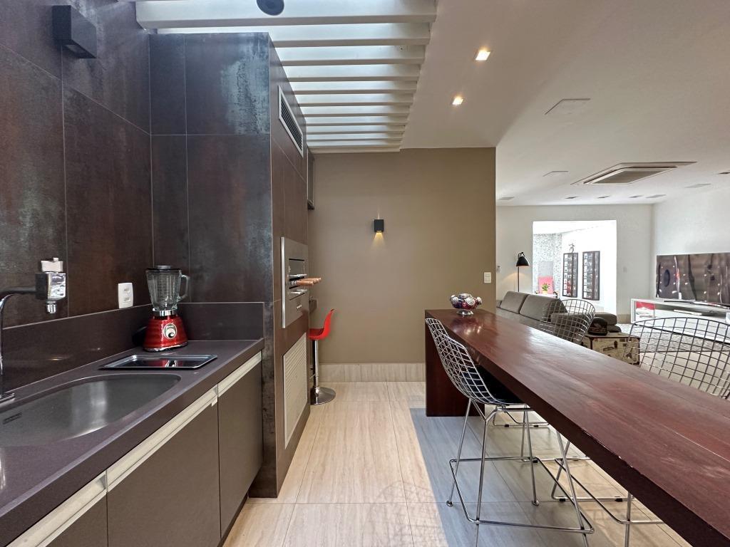 Casa, Floresta, 3 Quartos, 1 Vaga, 3 Suítes