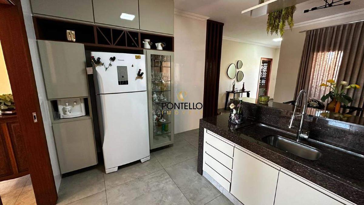Casa, Nossa Senhora do Carmo, 3 Quartos, 2 Vagas, 1 Suíte