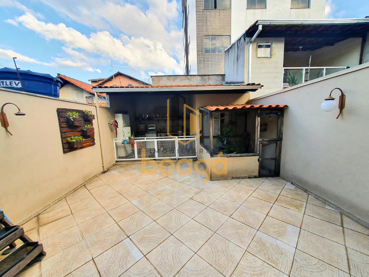 Casa, Arvoredo, 4 Quartos, 2 Vagas, 1 Suíte