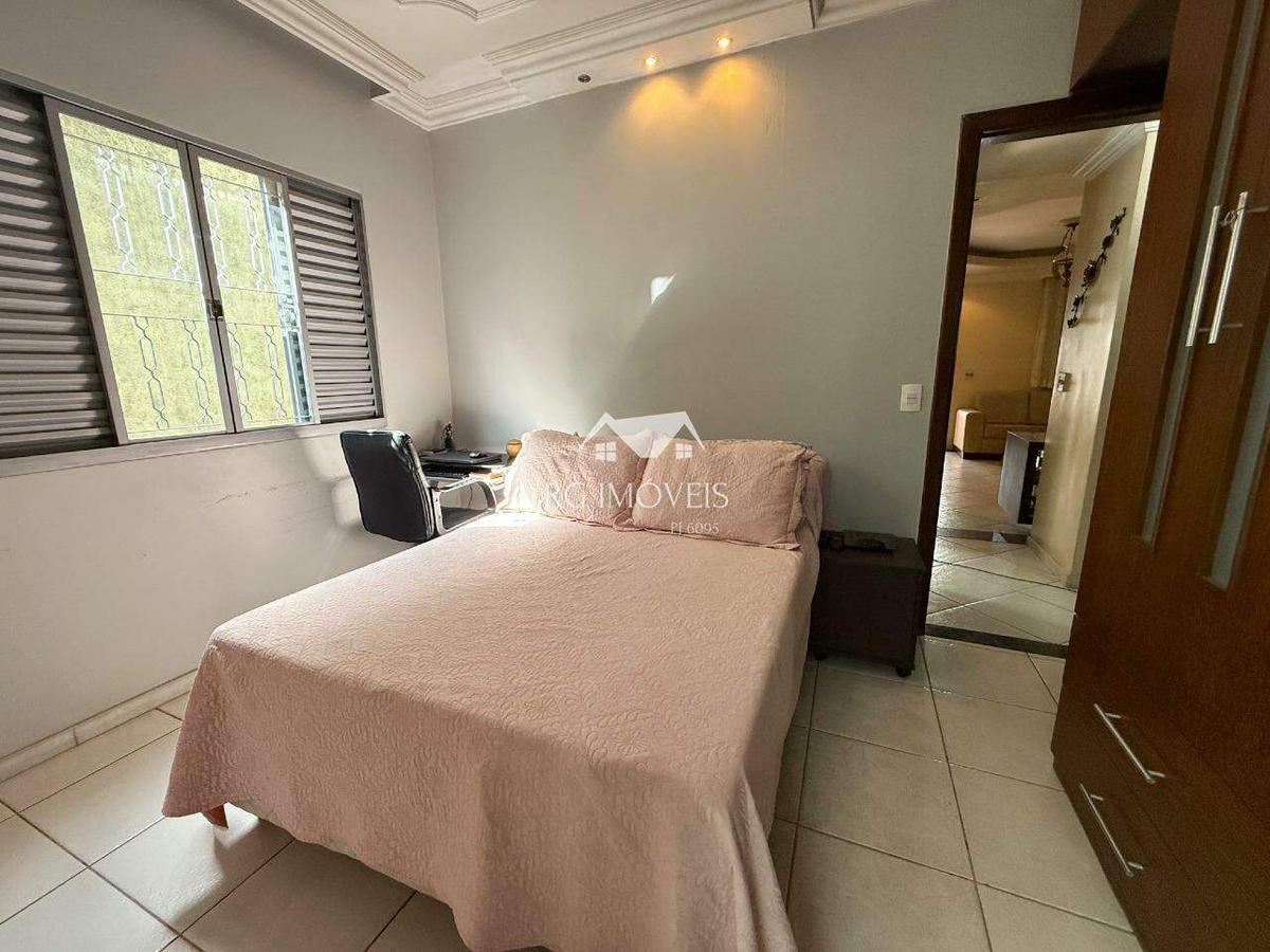 Casa, Tirol (barreiro), 3 Quartos, 2 Vagas, 1 Suíte