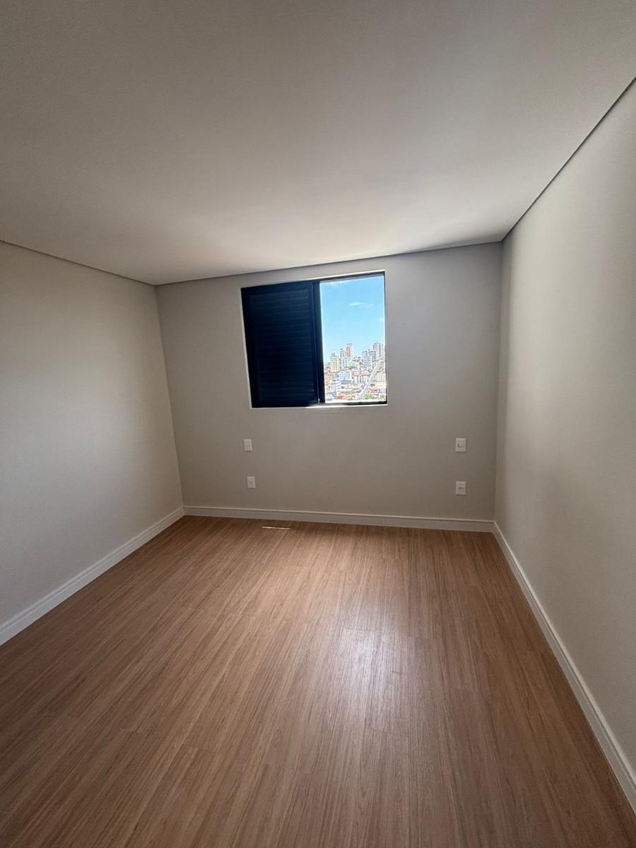 Apartamento, Sagrada Família, 1 Quarto, 1 Vaga