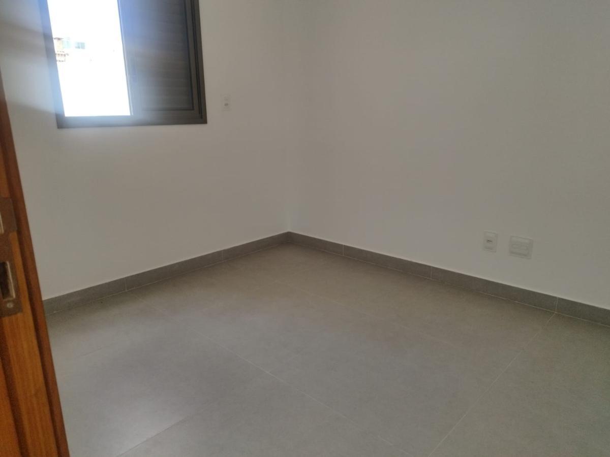 Apartamento, Sagrada Família, 2 Quartos, 2 Vagas, 1 Suíte