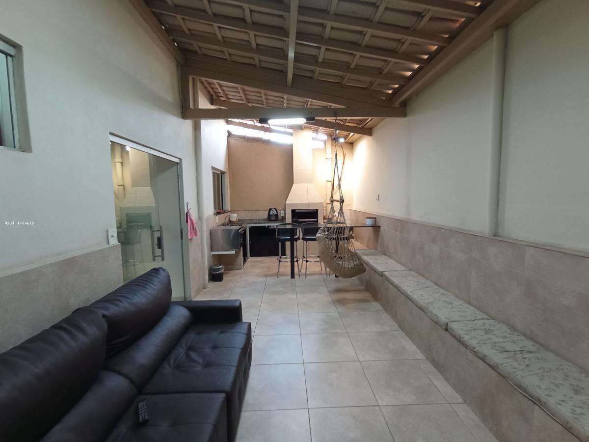 Casa, Santa Branca, 3 Quartos, 2 Vagas, 1 Suíte