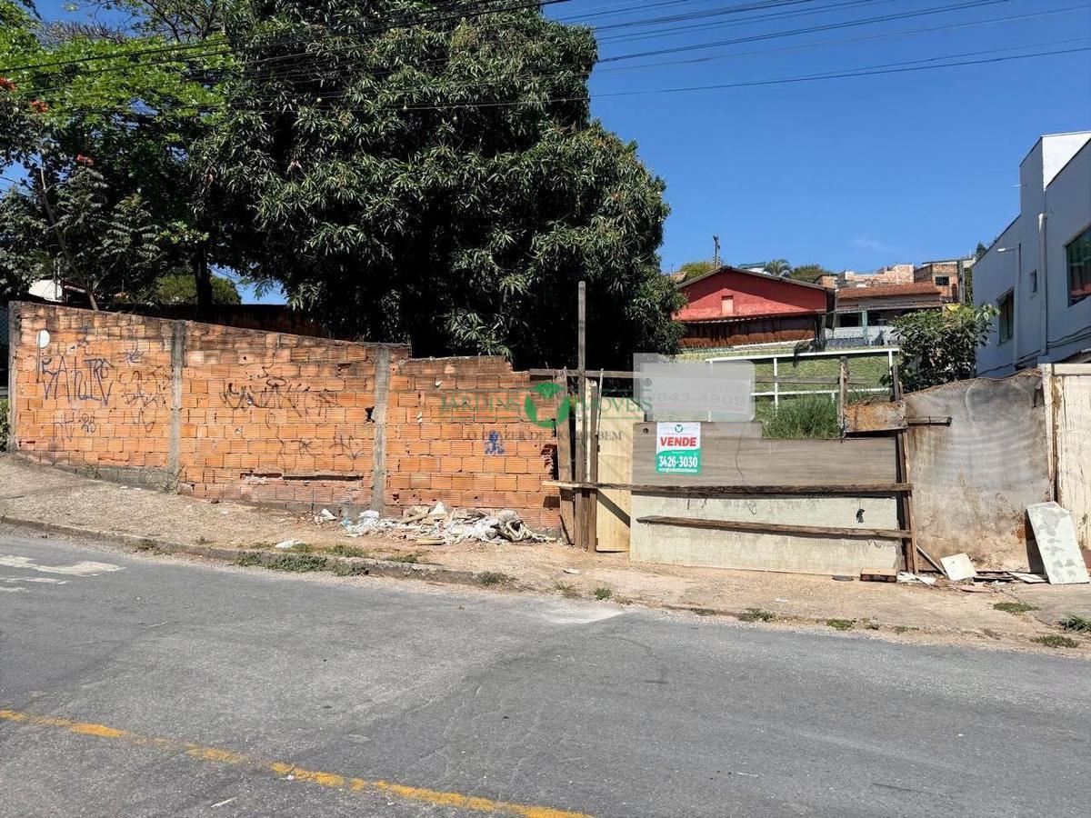 Lote, Universitário, 0 Quarto, 0 Vaga