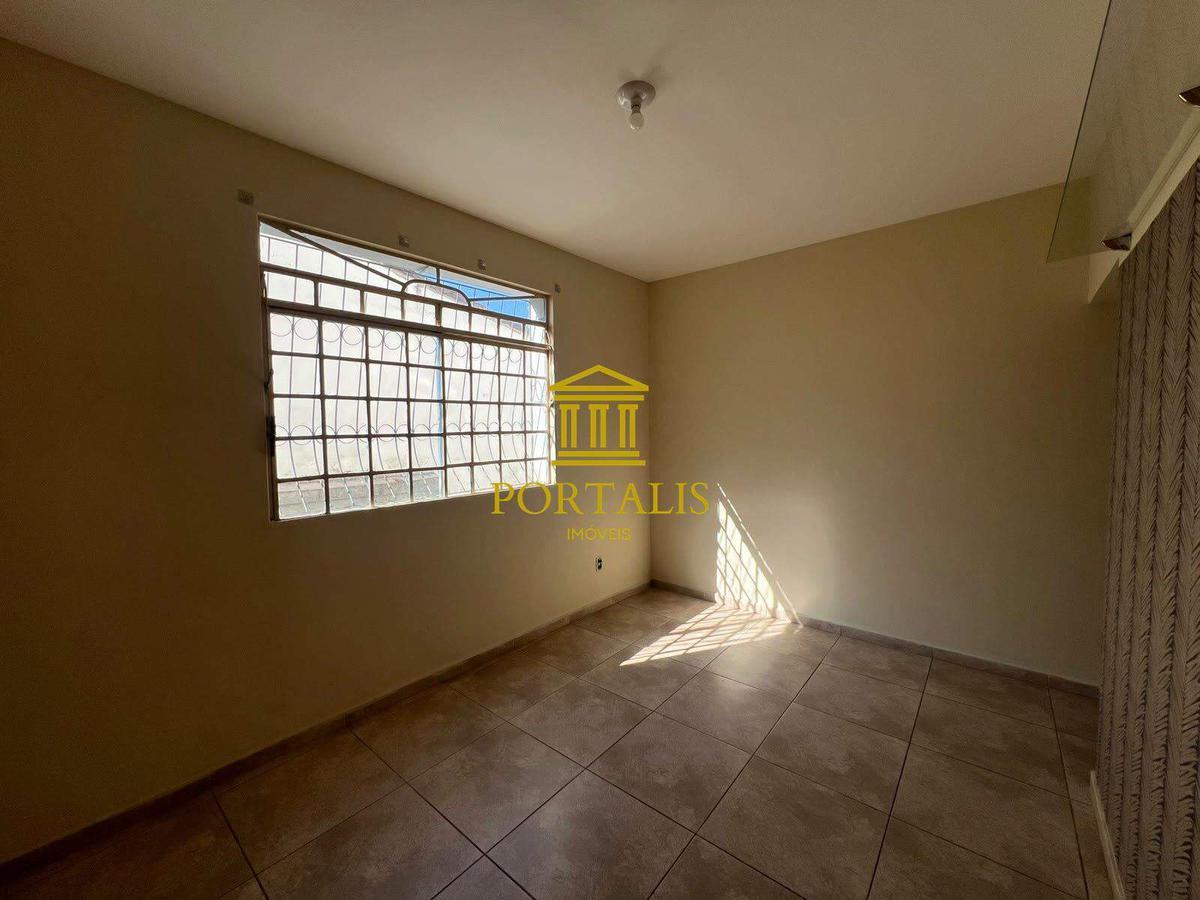 Apartamento, Sagrada Família, 2 Quartos, 1 Vaga