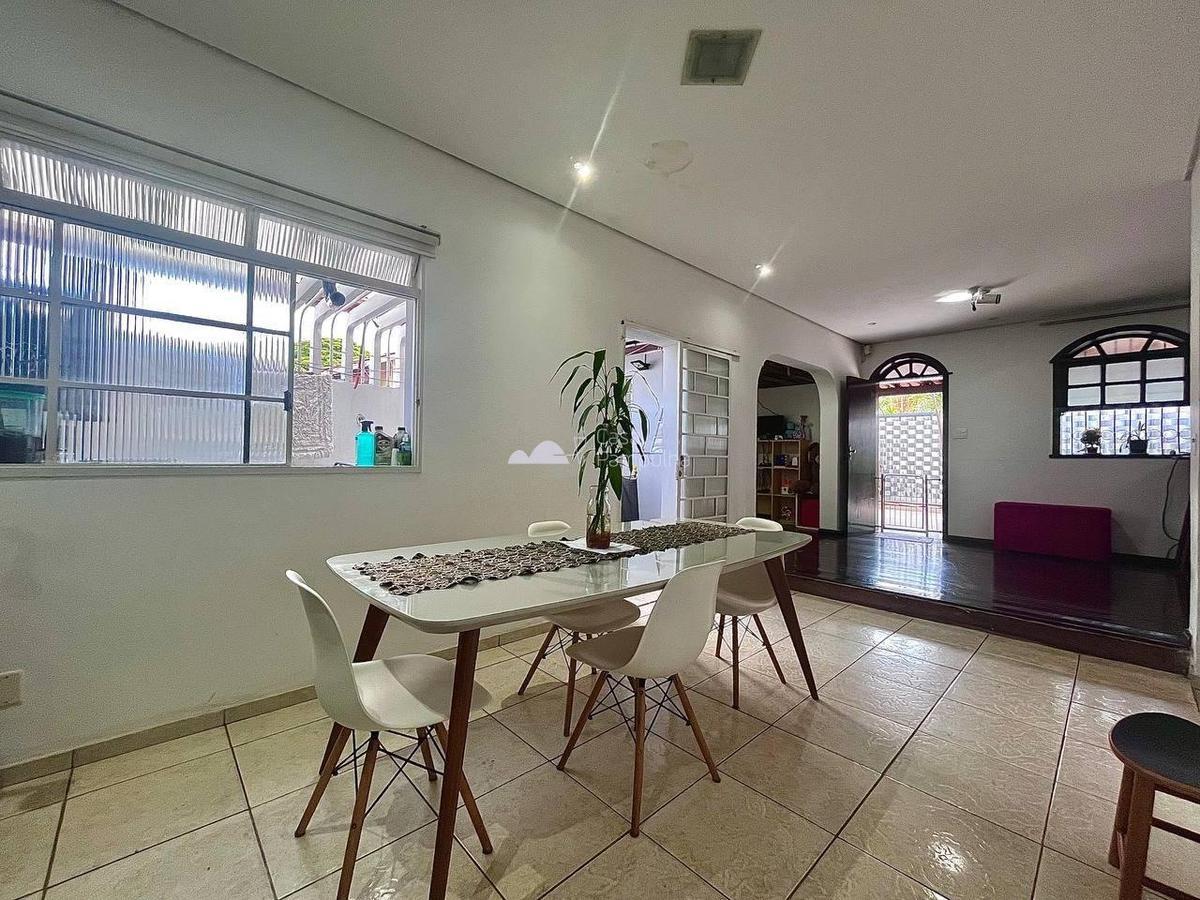 Casa, Santa Branca, 3 Quartos, 4 Vagas, 1 Suíte