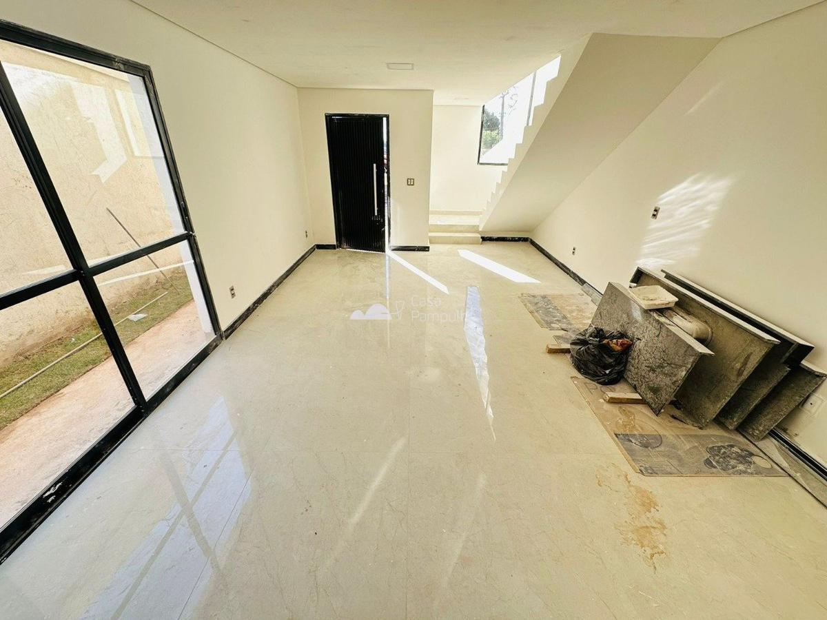 Casa, Santa Branca, 3 Quartos, 4 Vagas, 1 Suíte