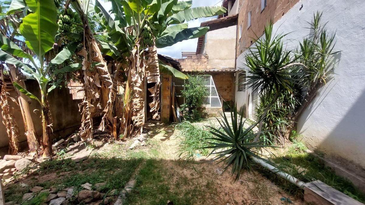 Casa, Jardim Vitória, 2 Quartos, 4 Vagas, 1 Suíte