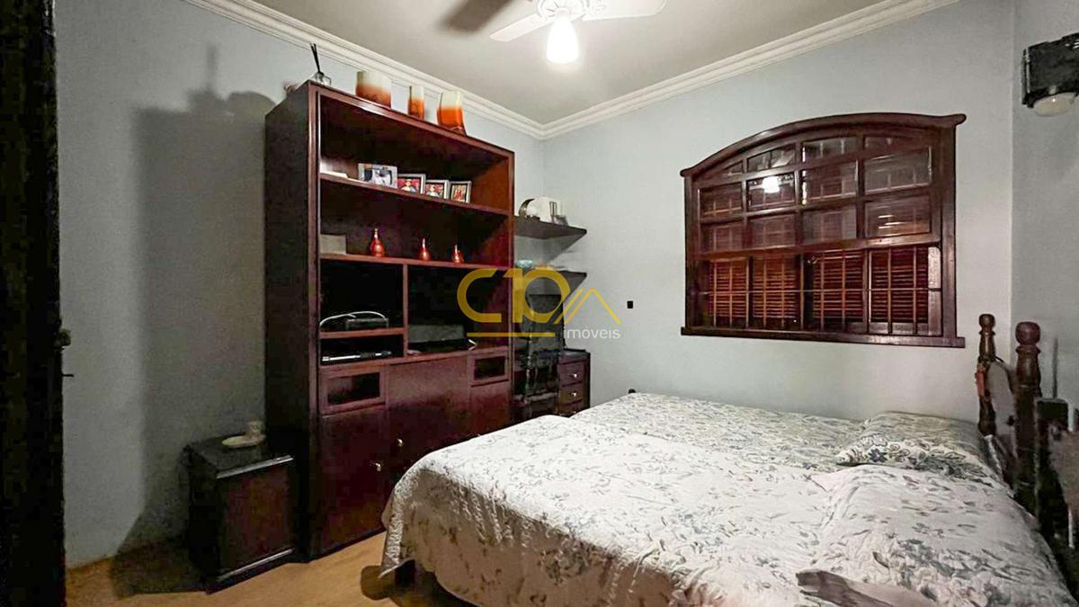 Casa, Cidade Nova, 7 Quartos, 2 Vagas, 1 Suíte