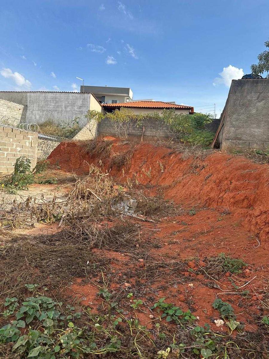 Lote, Centro, 0 Quarto, 0 Vaga