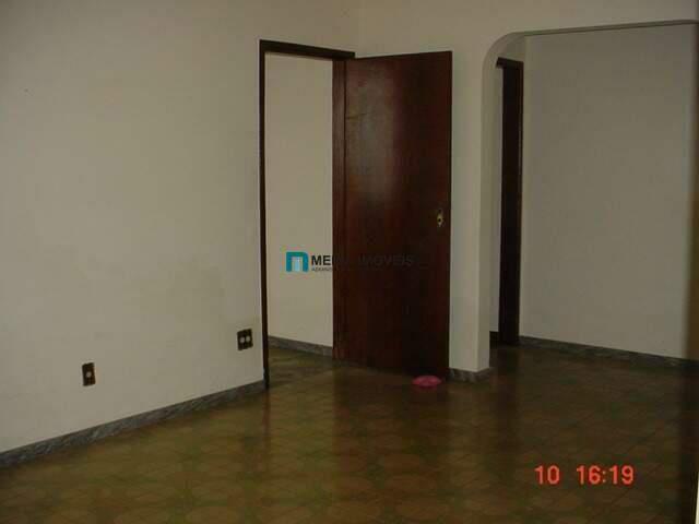 Casa, Floresta, 3 Quartos, 4 Vagas, 3 Suítes