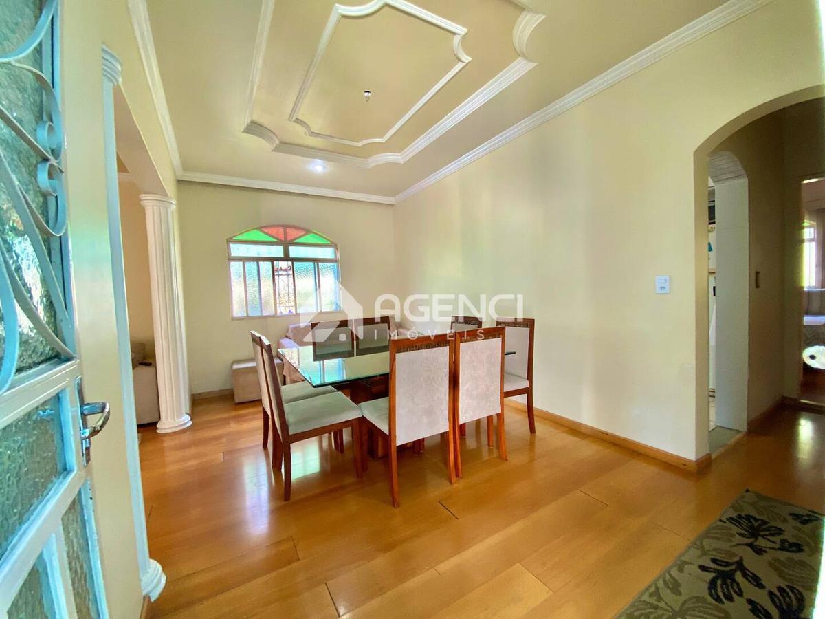 Casa, Camargos, 3 Quartos, 0 Vaga, 1 Suíte