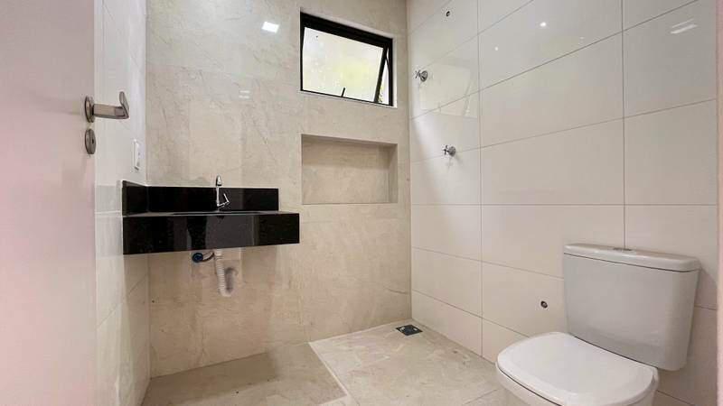 Casa, Santa Branca, 3 Quartos, 2 Vagas, 1 Suíte