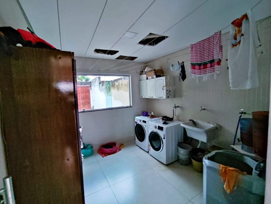 Casa, Cabral, 5 Quartos, 9 Vagas, 3 Suítes