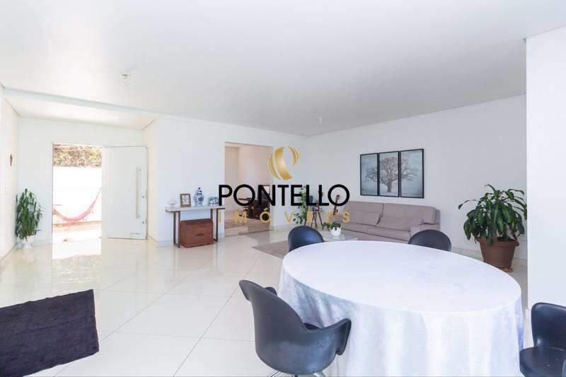 Casa, Estoril, 4 Quartos, 3 Vagas, 4 Suítes