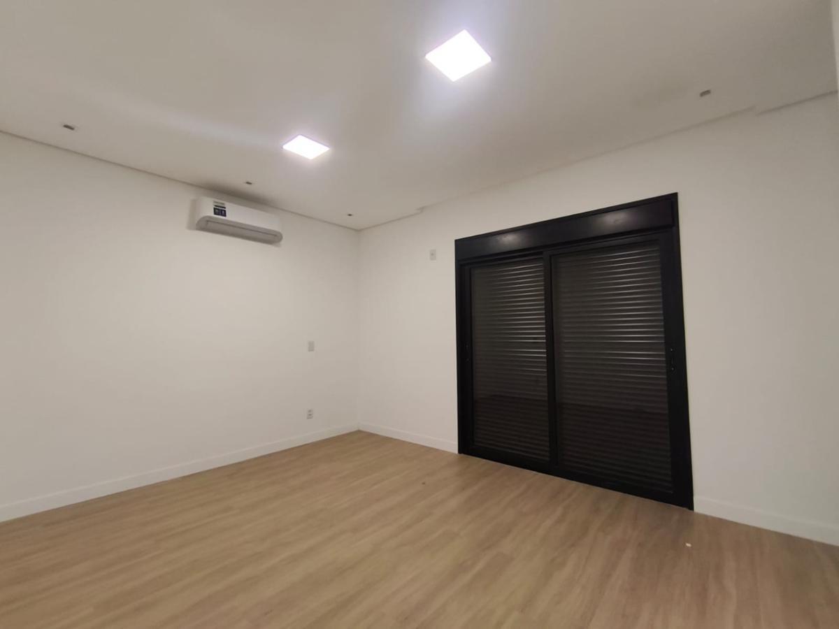 Casa, Trevo, 4 Quartos, 4 Vagas, 3 Suítes