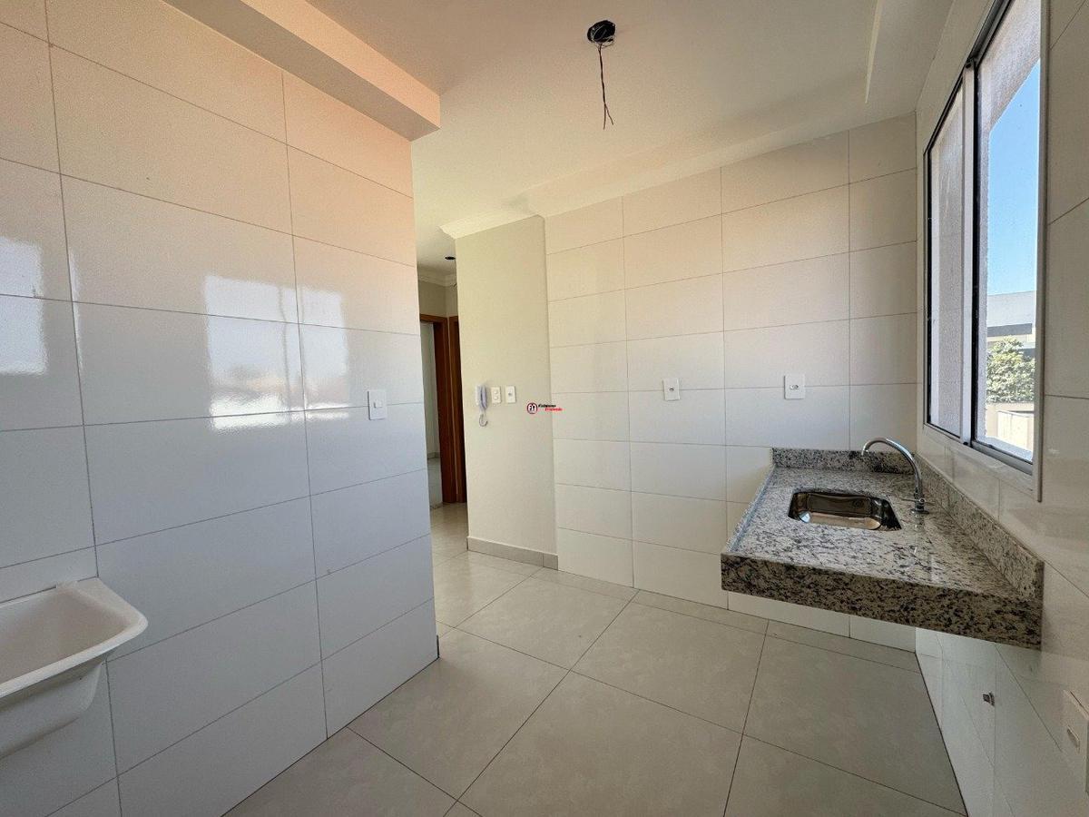 Apartamento, Santa Mônica, 2 Quartos, 1 Vaga