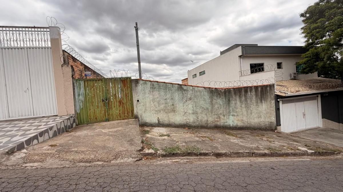 Lote, Niterói, 0 Quarto, 0 Vaga