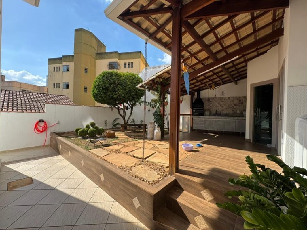 Casa, Manacás, 3 Quartos, 4 Vagas, 1 Suíte