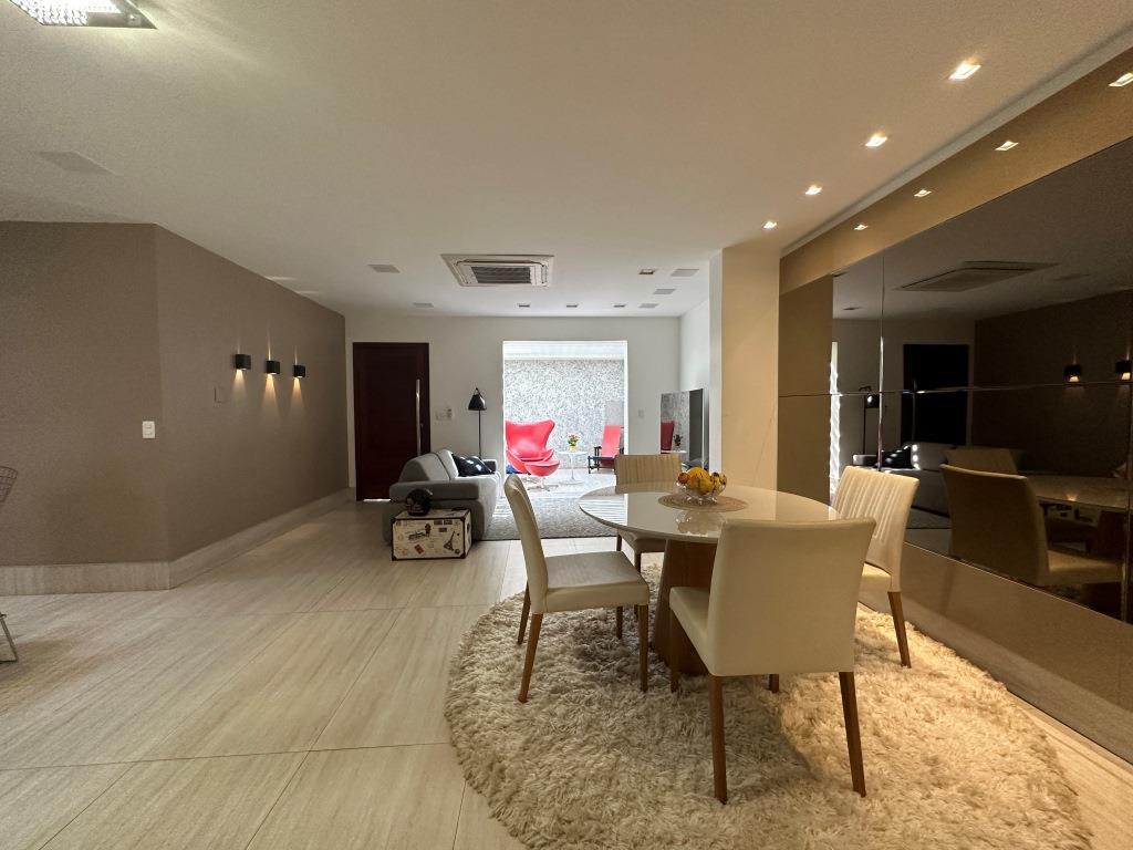 Casa, Floresta, 3 Quartos, 1 Vaga, 3 Suítes