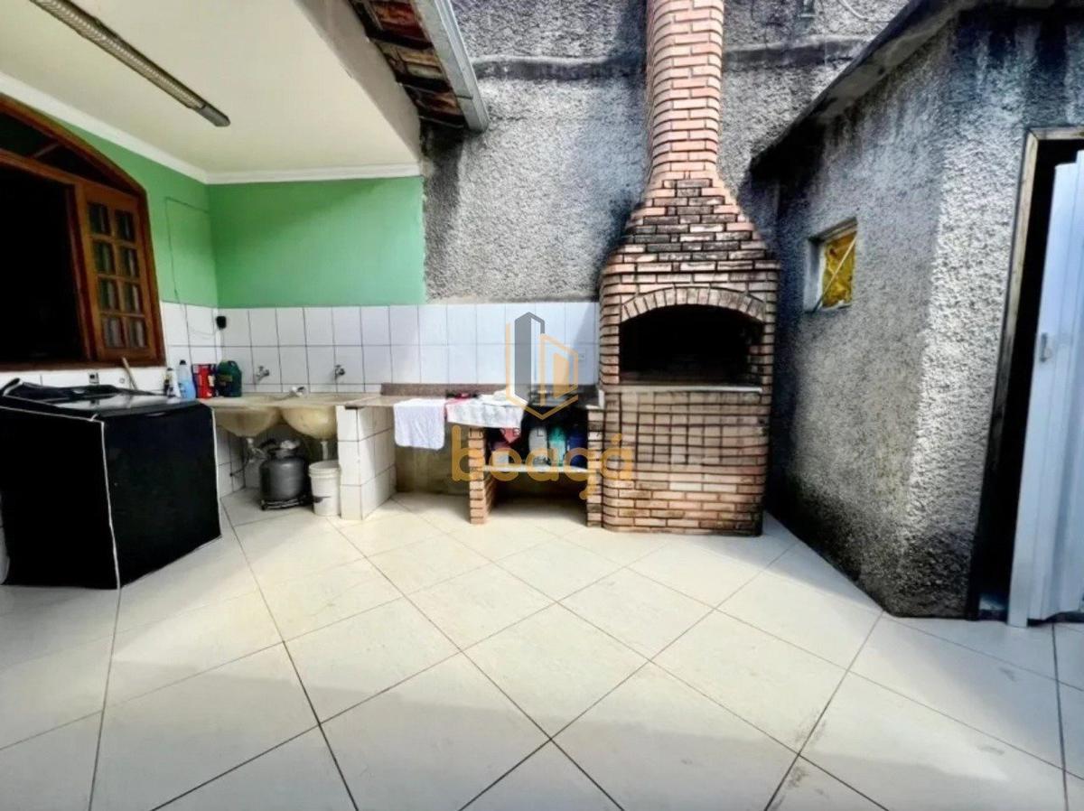 Casa, Santa Terezinha, 3 Quartos, 4 Vagas, 1 Suíte