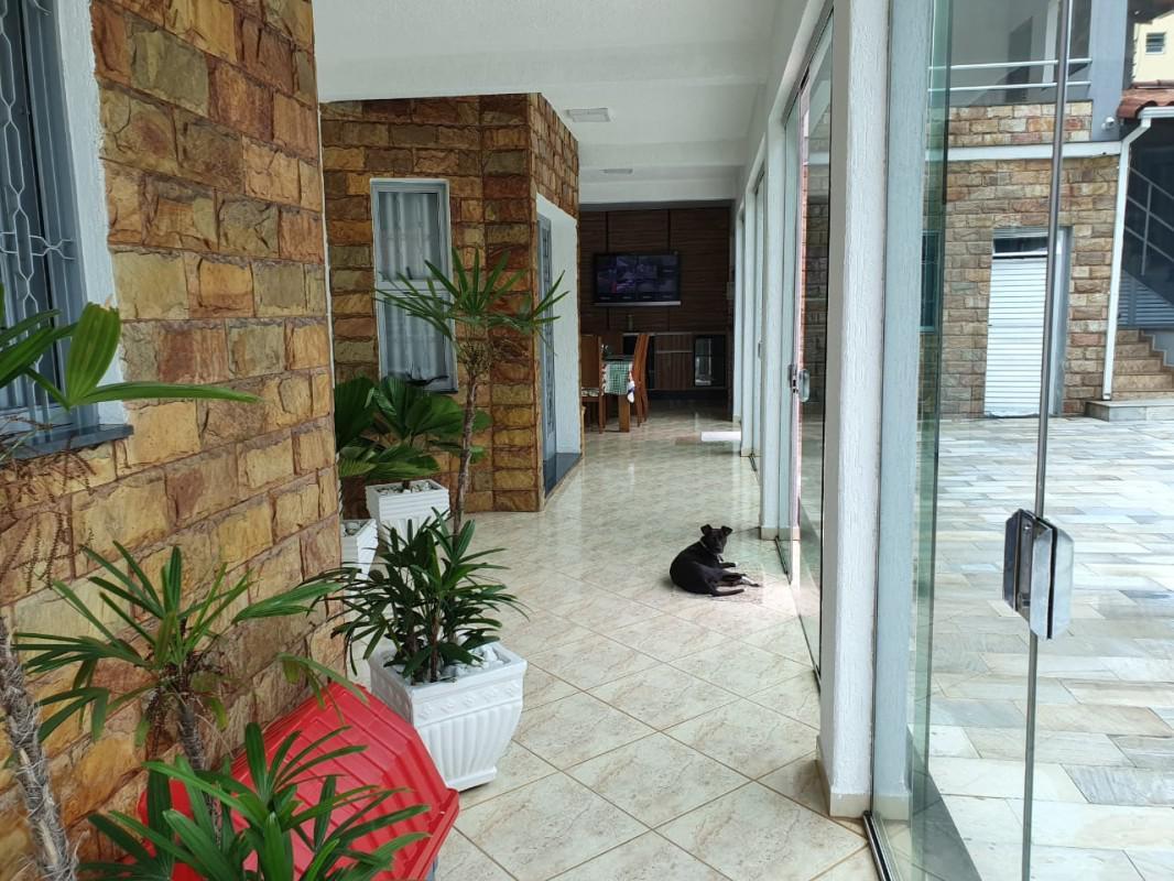 Casa, Milionários, 4 Quartos, 3 Vagas, 1 Suíte