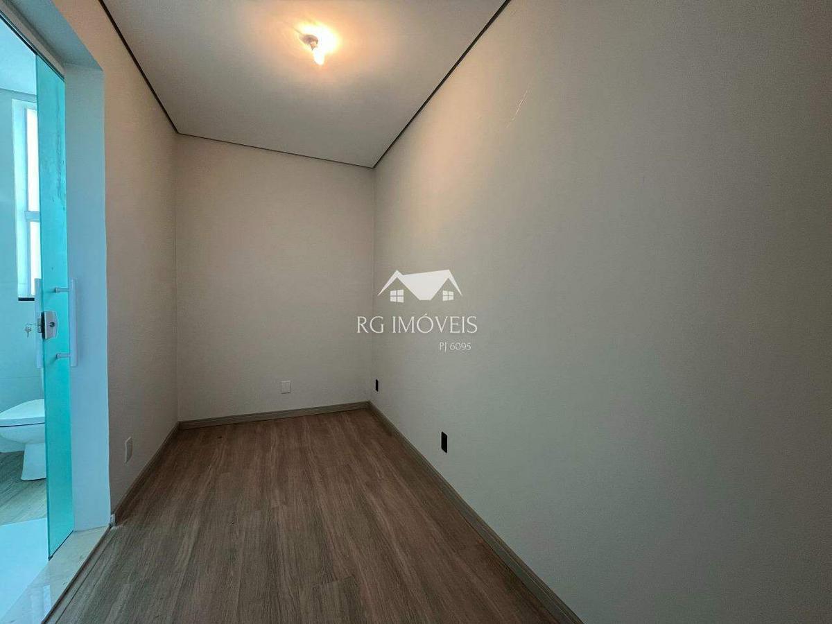 Casa, Brasiléia, 3 Quartos, 4 Vagas, 3 Suítes