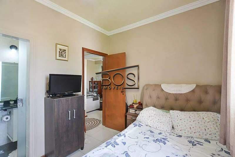 Apartamento, Sagrada Família, 2 Quartos, 1 Vaga, 1 Suíte