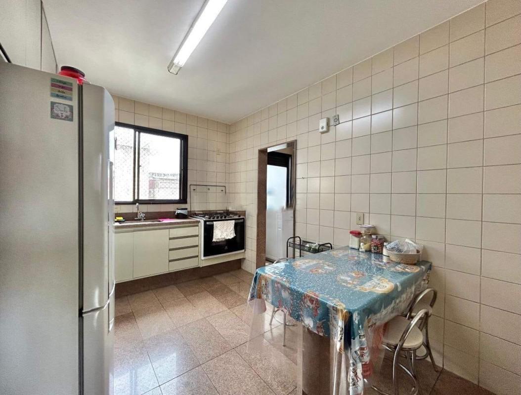 Apartamento, Funcionários, 4 Quartos, 2 Vagas, 1 Suíte