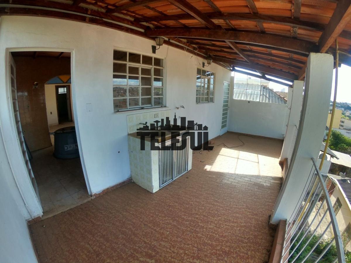 Casa, Centro, 4 Quartos, 0 Vaga, 1 Suíte