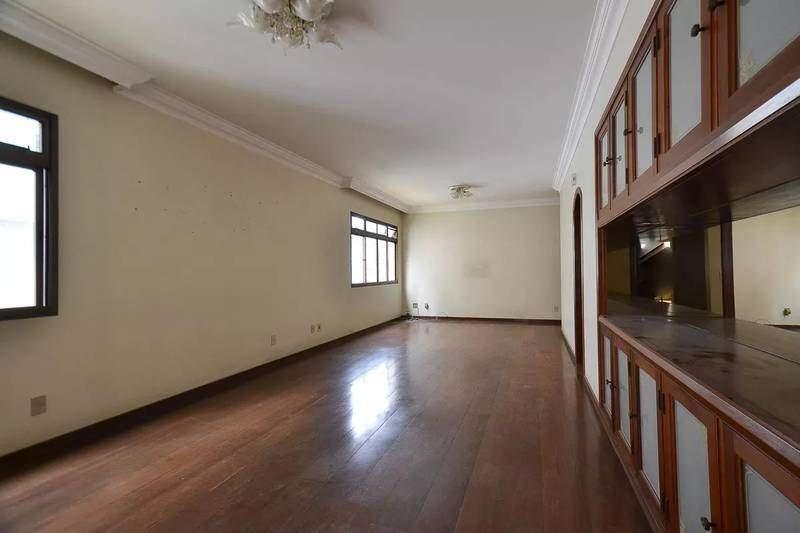 Apartamento, Funcionários, 4 Quartos, 3 Vagas, 2 Suítes
