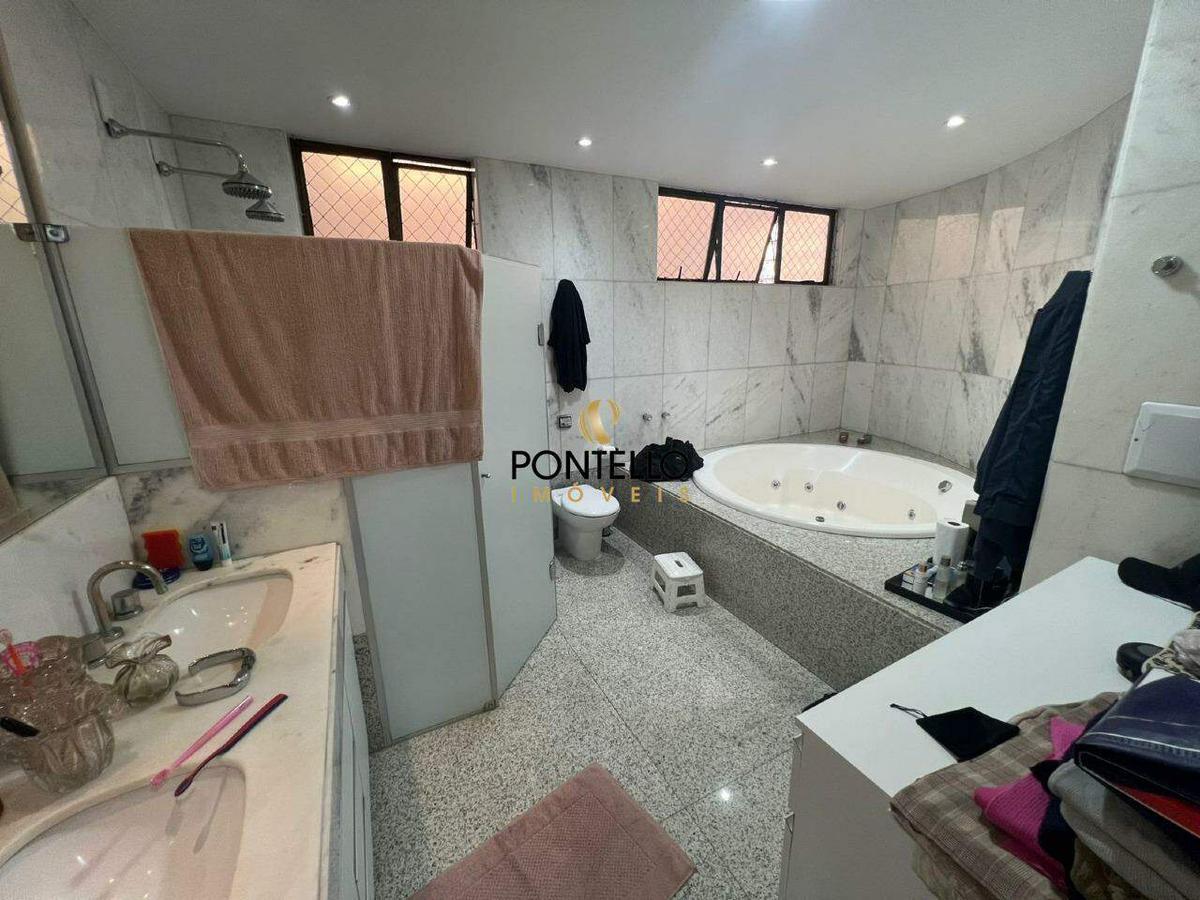 Cobertura, Centro, 4 Quartos, 6 Vagas, 2 Suítes