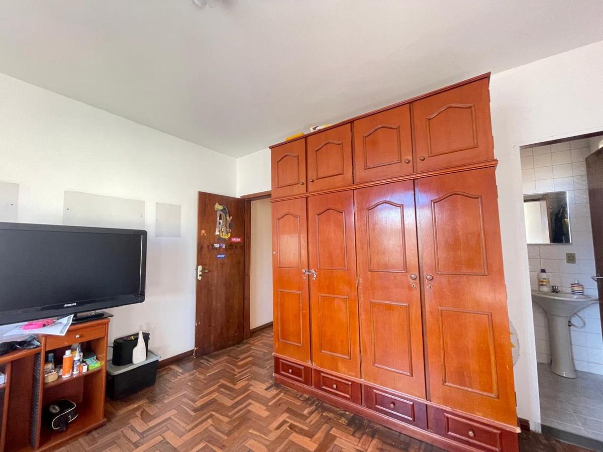 Casa, Sagrada Família, 6 Quartos, 2 Vagas, 1 Suíte