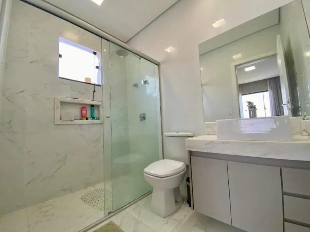 Casa, Planalto, 3 Quartos, 4 Vagas, 3 Suítes