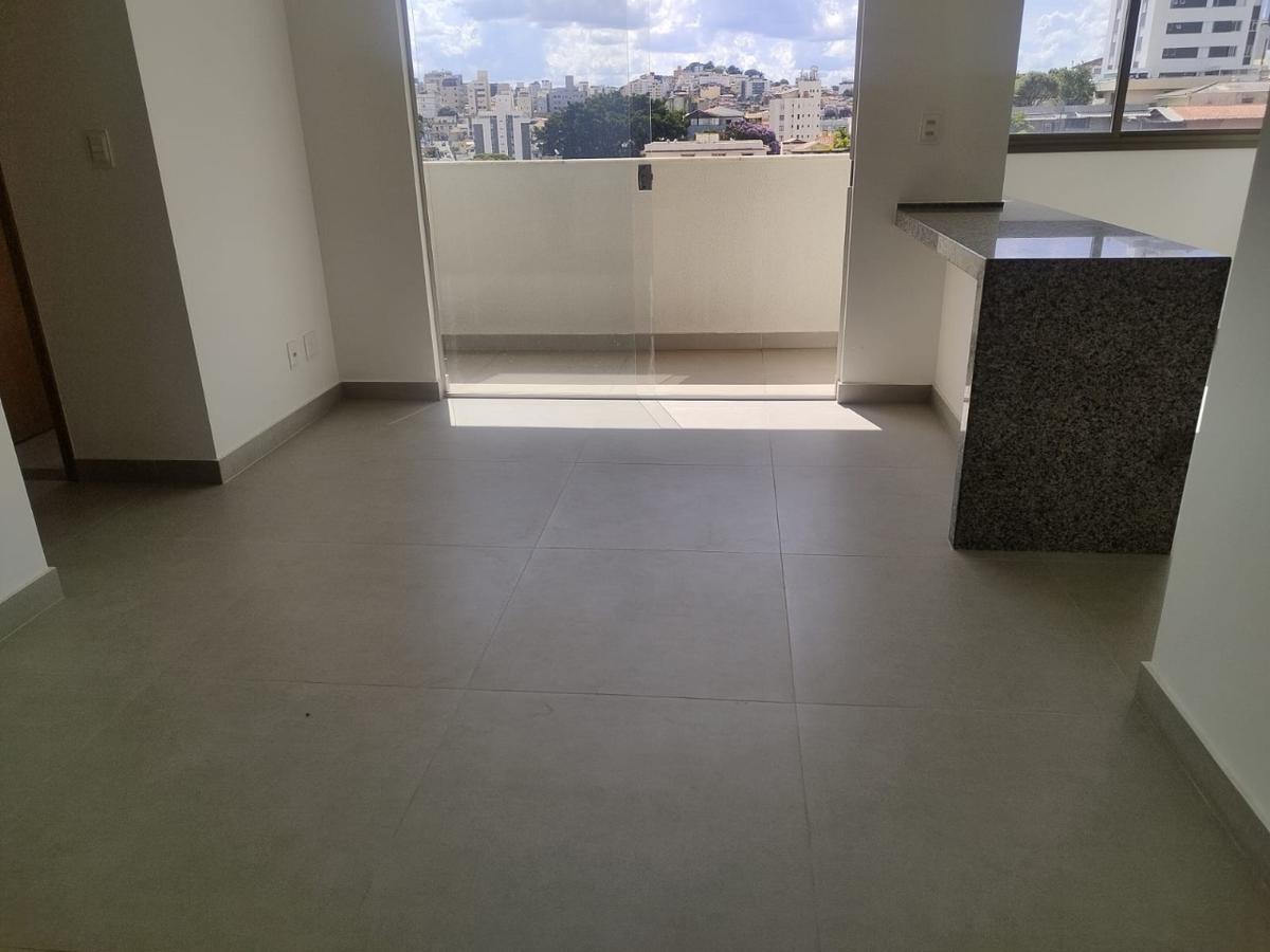 Apartamento, Sagrada Família, 2 Quartos, 2 Vagas, 1 Suíte
