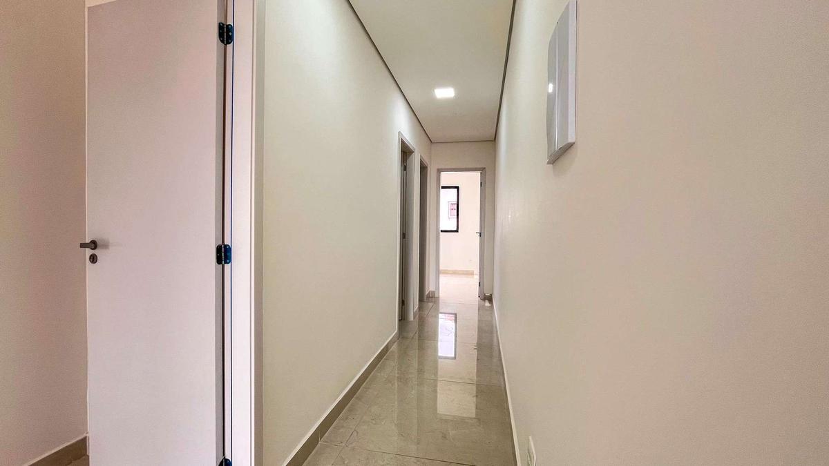 Casa, Santa Branca, 3 Quartos, 2 Vagas, 1 Suíte
