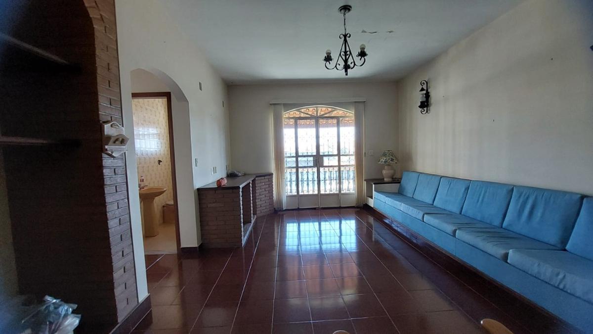 Casa, Vila Martins, 4 Quartos, 5 Vagas, 1 Suíte