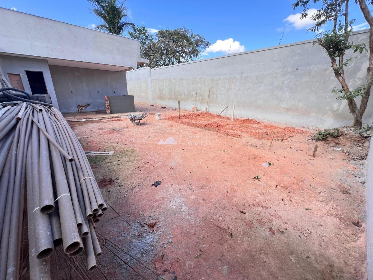 Casa, Trevo, 4 Quartos, 3 Vagas, 3 Suítes