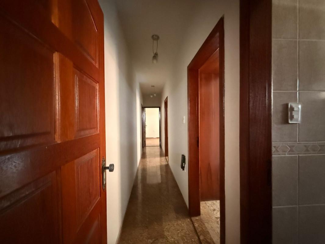 Casa, Sagrada Família, 4 Quartos, 2 Vagas, 1 Suíte