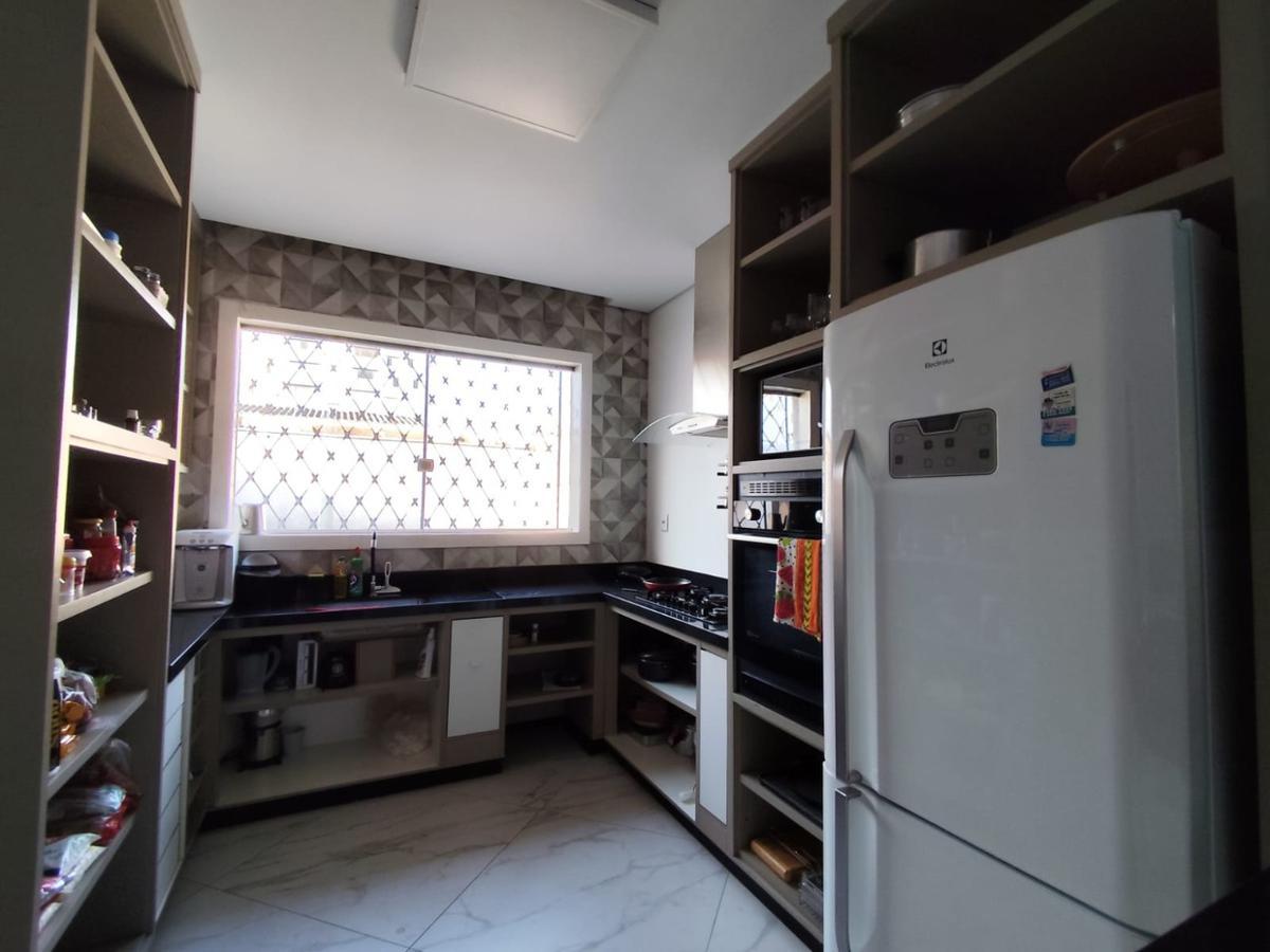 Casa Comercial, Carlos Prates, 3 Quartos, 4 Vagas