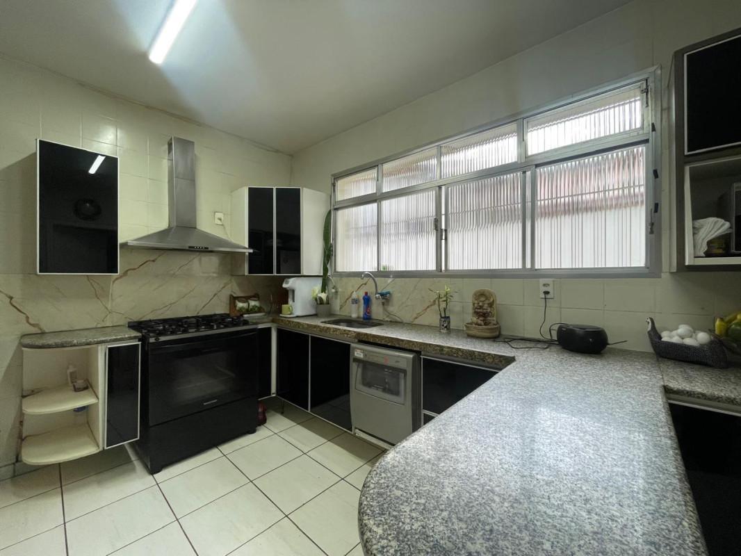 Casa, Santa Lúcia, 5 Quartos, 4 Vagas, 1 Suíte
